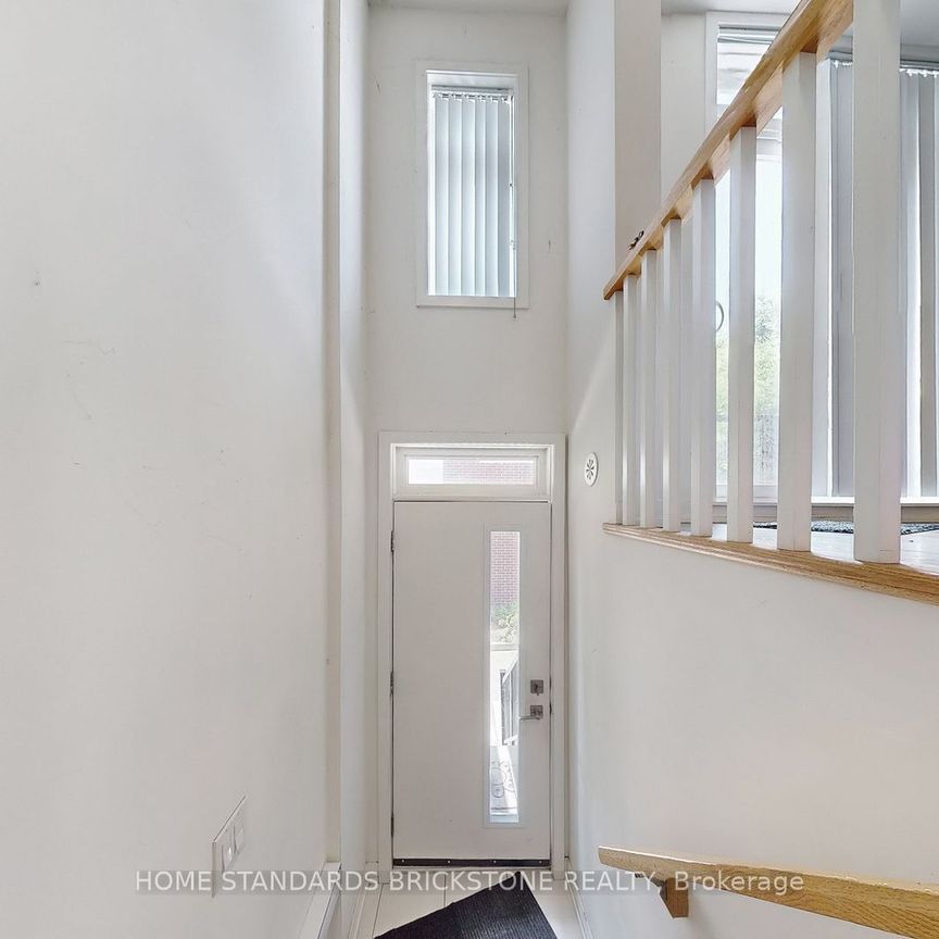 For Lease - 90 canon jackson Drive Unit# H212, Toronto, Ontario - Photo 1