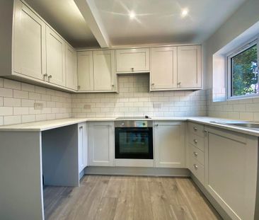 4 bedroom semi-detached house to rent - Photo 2