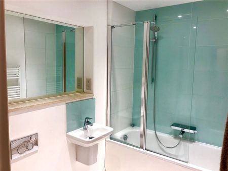 A stunning top floor flat in an exclusive development in a popular road in Fulflood area within easy reach of the railway station and city centre with views over Peter Symonds` playing fields. 2 Allocated parking spaces. - Photo 5