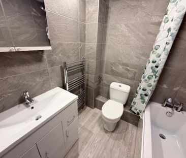 2 bedroom semi-detached house to rent - Photo 6