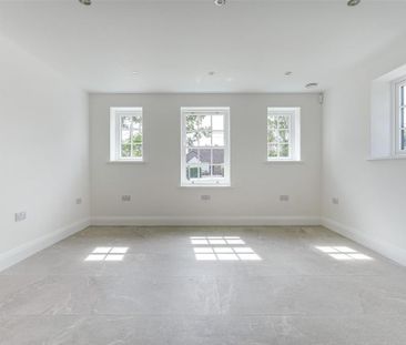 4 bedroom link detached house to rent - Photo 3