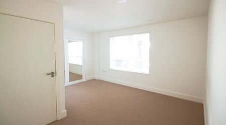 2 Bed Flat, Market Road, N7 - Photo 2
