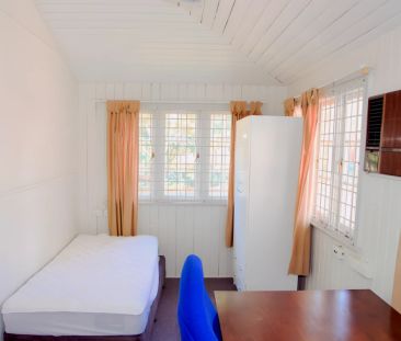 5 Bedroom 2 Bathroom(Rent a Room) - Photo 5