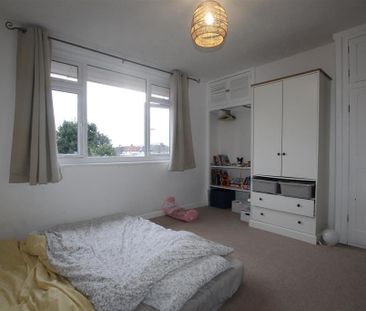 3 bedroom end of terrace house to rent - Photo 5