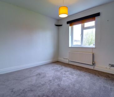 3 bedroom flat to rent - Photo 6
