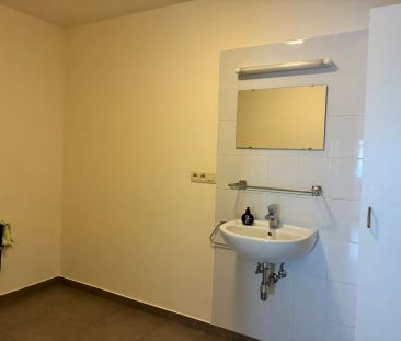 Gelijkvloers appartement mét ruim terras en garage - Photo 6