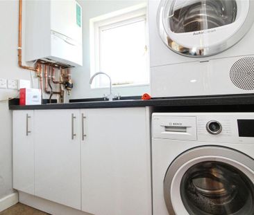 4 bedroom detached house to rent - Photo 6