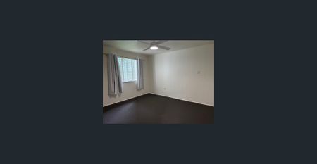 Fully renovated 2 bedroom home - Photo 2