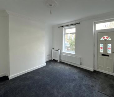 2 bedroom end of terrace house to rent - Photo 3