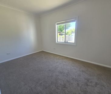 Beautifully Renovated - Photo 5