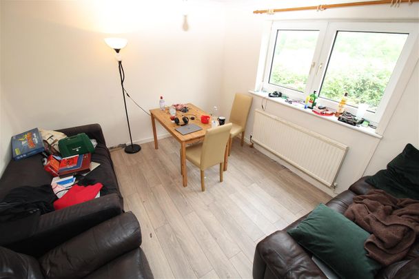House - End Terrace For Rent Wood Road, Pontypridd - Photo 1