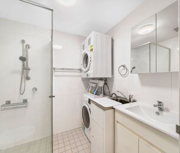Fully Furnished Studio Apartment - Photo 1