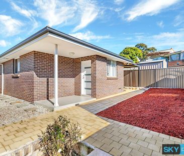 Private driveway and parking - Photo 4