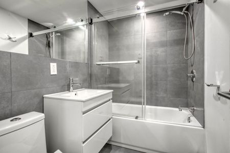 1 Cote-Sainte-Catherine - Photo 2