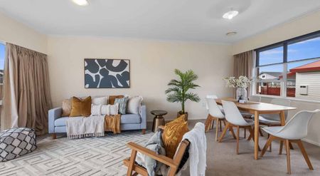 Comfort, Prime Location & Inclusive Outdoor Care - Photo 2