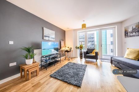 1 bedroom in a flat share to rent - Photo 3