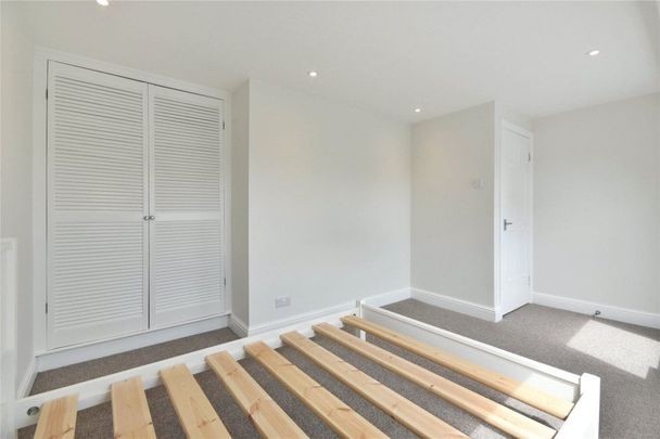 Goldhawk Road - Photo 1