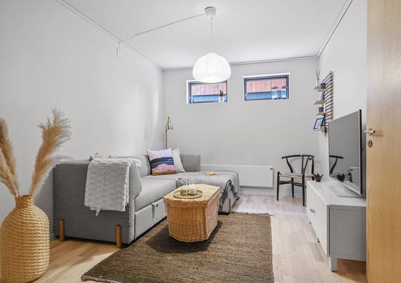 Gullrisvägen, Upplands Väsby - Foto 1