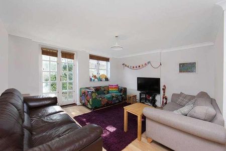 Seven Sisters Road, Finsbury, N4 - Photo 2