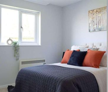 Shaw Drive, Walton-on-thames, Surrey, KT12 - Photo 6