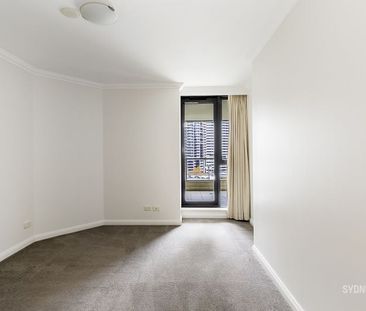 RECENTLY UPDATED APARTMENT | Unfurnished - Photo 3