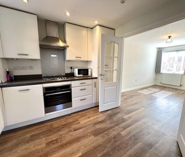 2 bedroom end of terrace house to rent - Photo 6