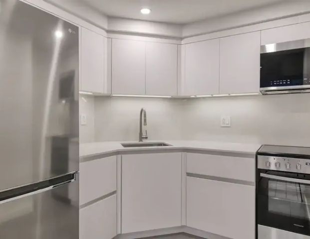 2285 Saint-Mathieu Street | 2285 Saint-Mathieu Street, Montreal - Photo 1