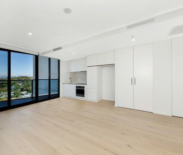 Brand New Living at "The Shard" - Modern Style and Ultimate Conveni... - Photo 6