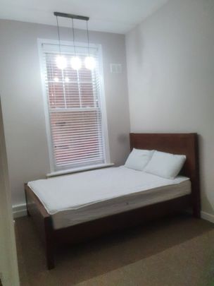 1 Bed Flat, Forest Road West, NG7 - Photo 1