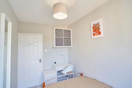 117 Candy Street – Room 2 - Photo 4