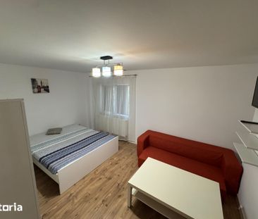 Intrare Obcini - Garsoniera in bloc de apartamente - Photo 3