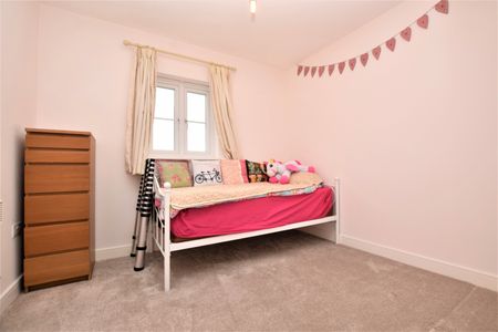 Kirk Way, Colchester, CO4 5ZN - Photo 3