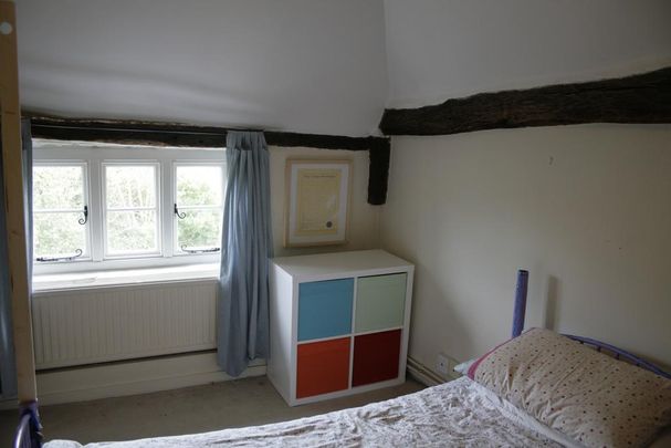 3 bedroom character property to rent - Photo 1