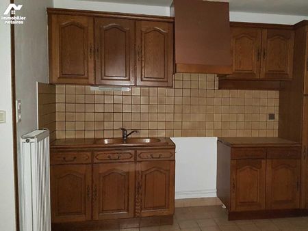 Maison d'habitation comprenant : Au rez-de-chaussée : cuisine aménagée, séjour, salle de bains... - Photo 4