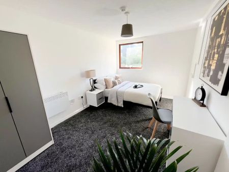 2 Bedroom Apartment - Photo 3