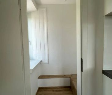 geräumige Wohnung mit Küche & Parkplatz direkt vor dem Wohnhaus - Photo 4