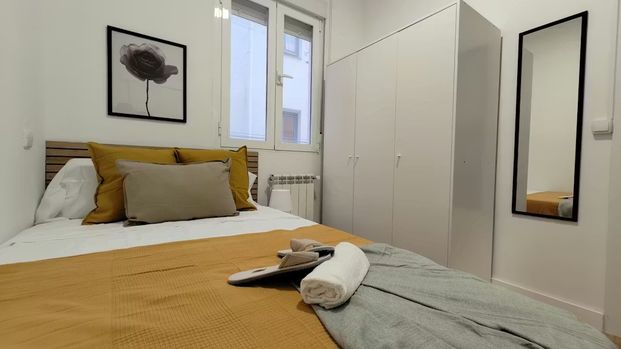 Calle de Trafalgar, Madrid, Community of Madrid 28010 - Photo 1