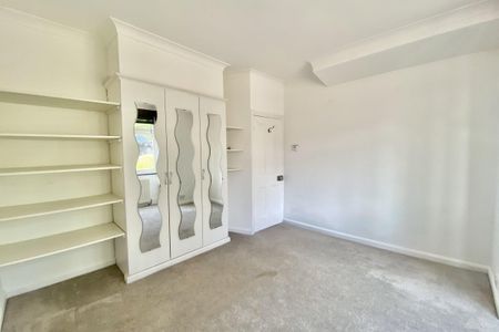 Midanbury Lane - Photo 5