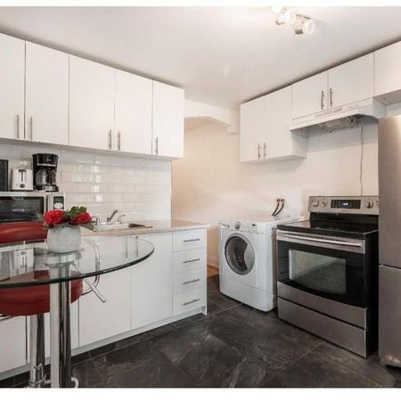 Appartement 4 1/2 - 2 chambres à coucher - 75 m² (817 p2), avec 1 mois de loyer gratuit - Photo 3