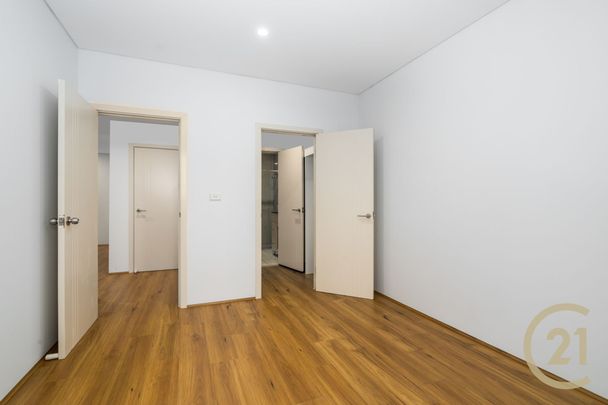 First Floor Apartment with A&sol;C Located in CBD - Photo 1