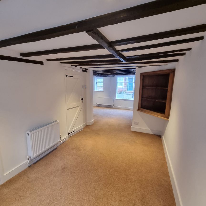 3 bed mid-terraced house to rent in High Street, Kenilworth, CV8 - Photo 1