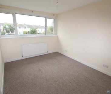 3 bedroom property to rent in Leigh On Sea - Photo 4