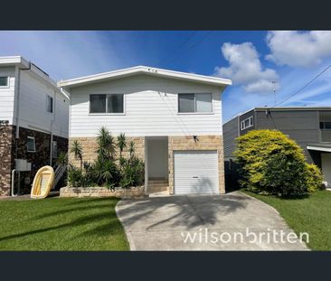 16 Elizabeth Bay Drive, Lake Munmorah, NSW 2259 - Photo 2