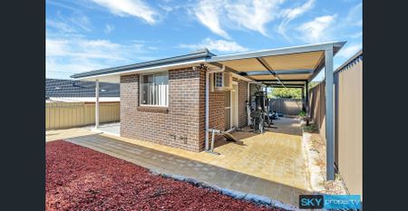 Private driveway and parking - Photo 5