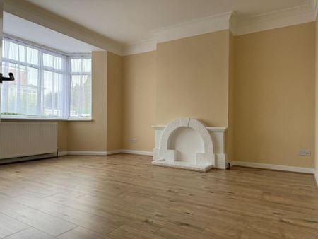 3 bedroom semi-detached house to rent - Photo 3