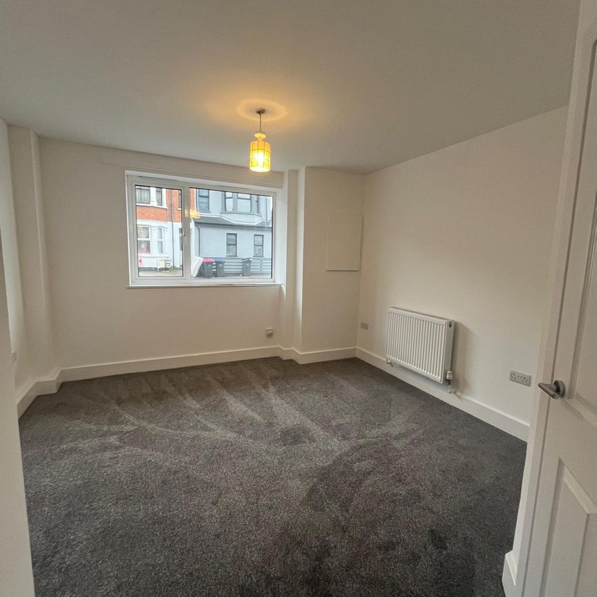 Westcliff on Sea, Essex, SS0 - Photo 1