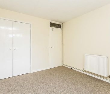 2 bedroom maisonette to rent Valley Park Drive, Clanfield, Waterloo... - Photo 1