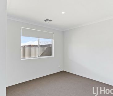 Stunning Beachside Home in Seaside Estate, Madora Bay - Photo 5