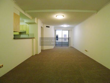 Oversized 1 Bedroom Apartment + Parking - Harbours Edge - Photo 2