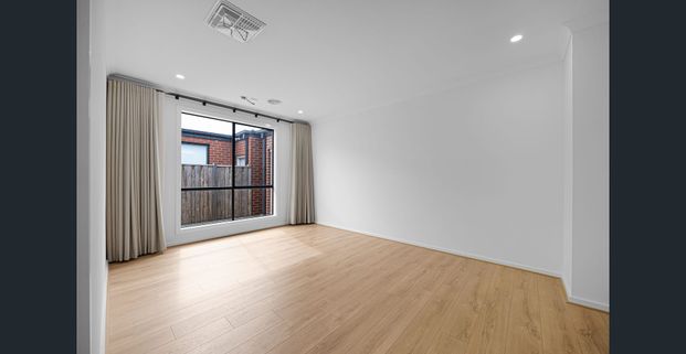 Modern 4-Bedroom Home in Mambourin Estate. - Photo 1